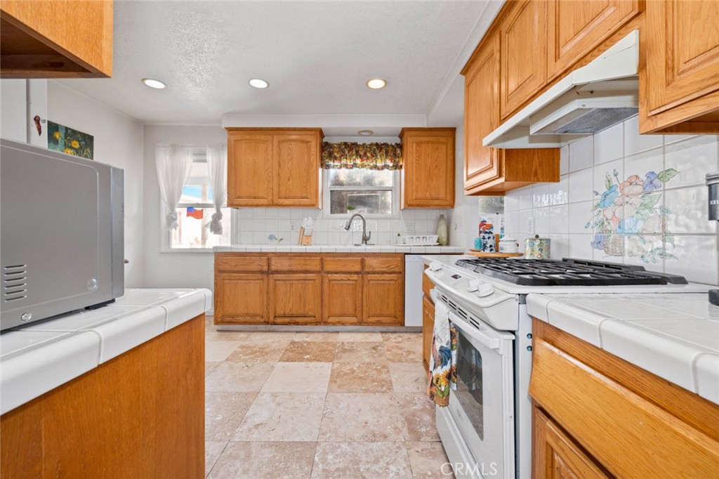 1431 E Pinewood Avenue