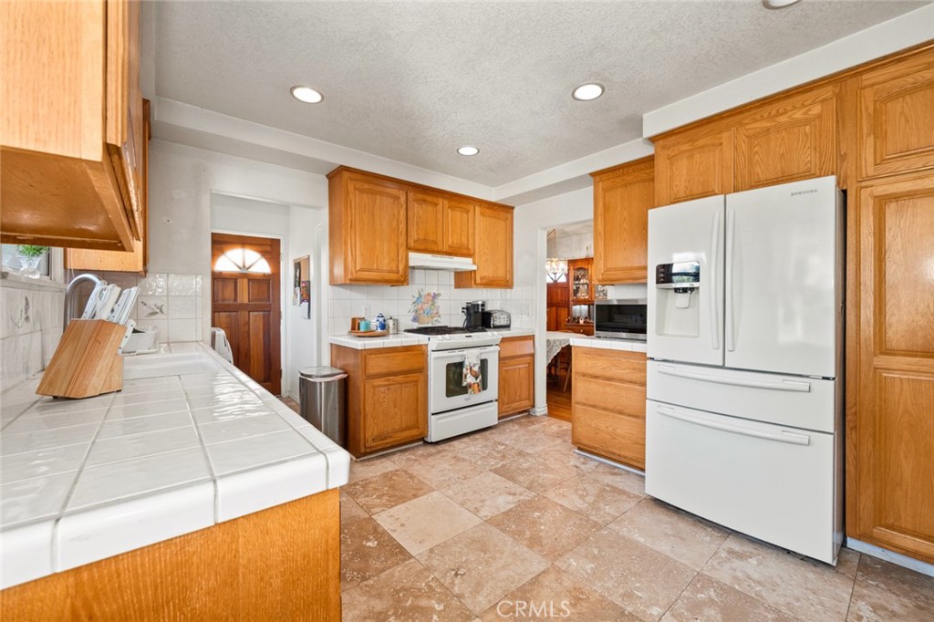 1431 E Pinewood Avenue