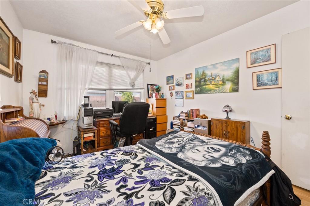 1431 E Pinewood Avenue