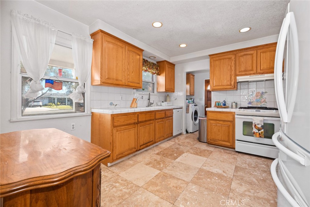 1431 E Pinewood Avenue