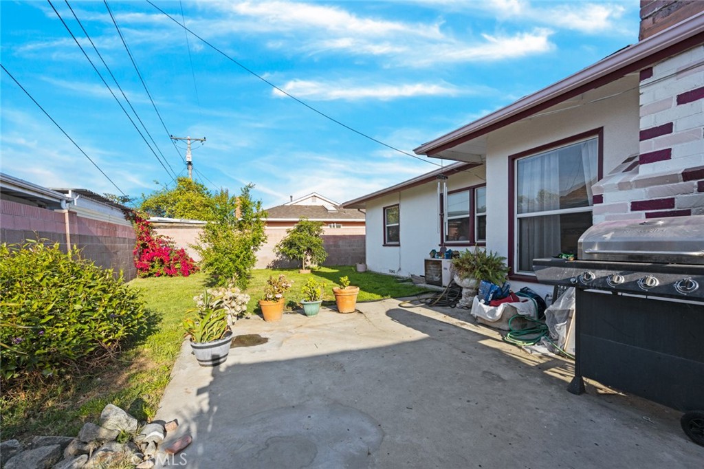 1431 E Pinewood Avenue