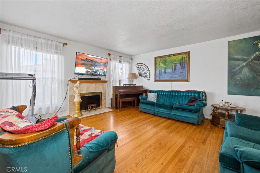 1431 E Pinewood Avenue