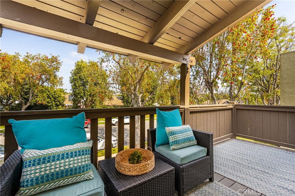 1345 Cabrillo Park Drive L06