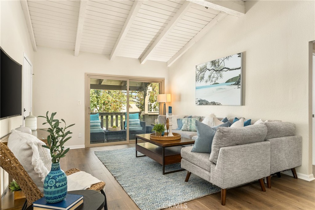 1345 Cabrillo Park Drive L06