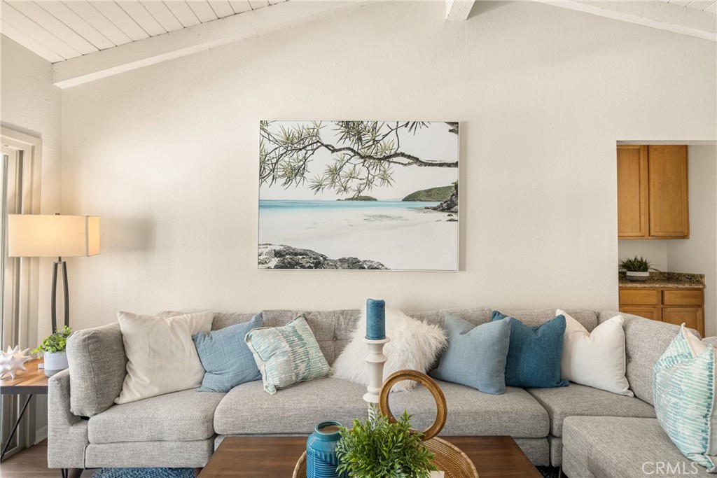 1345 Cabrillo Park Drive L06