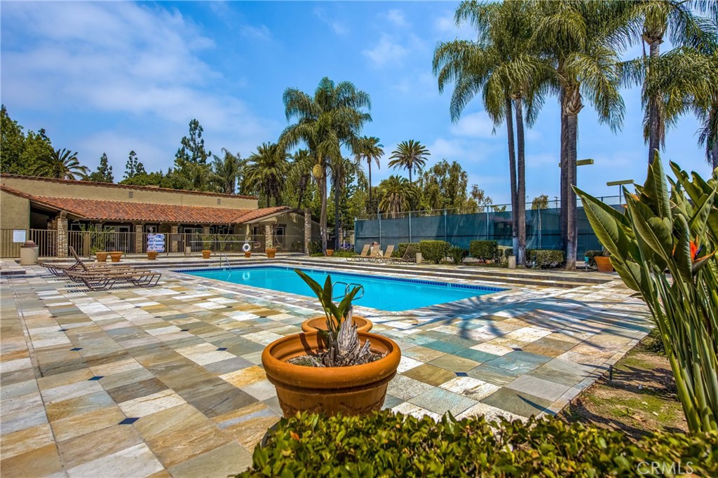 1345 Cabrillo Park Drive L06