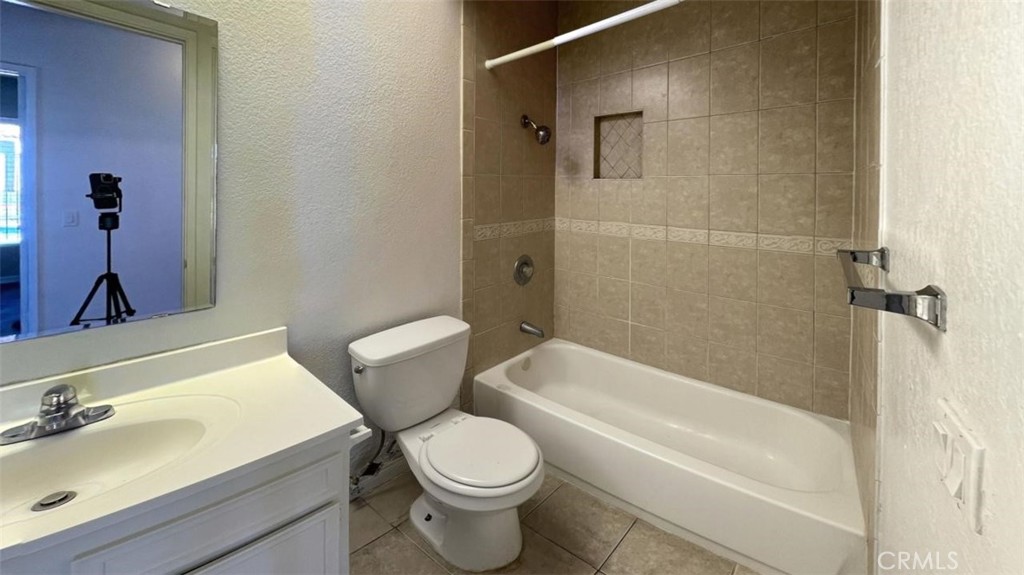 1480 E Marshall Boulevard 21