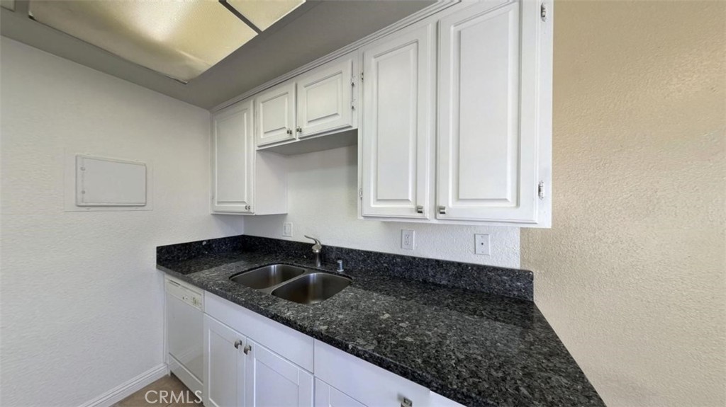 1480 E Marshall Boulevard 21