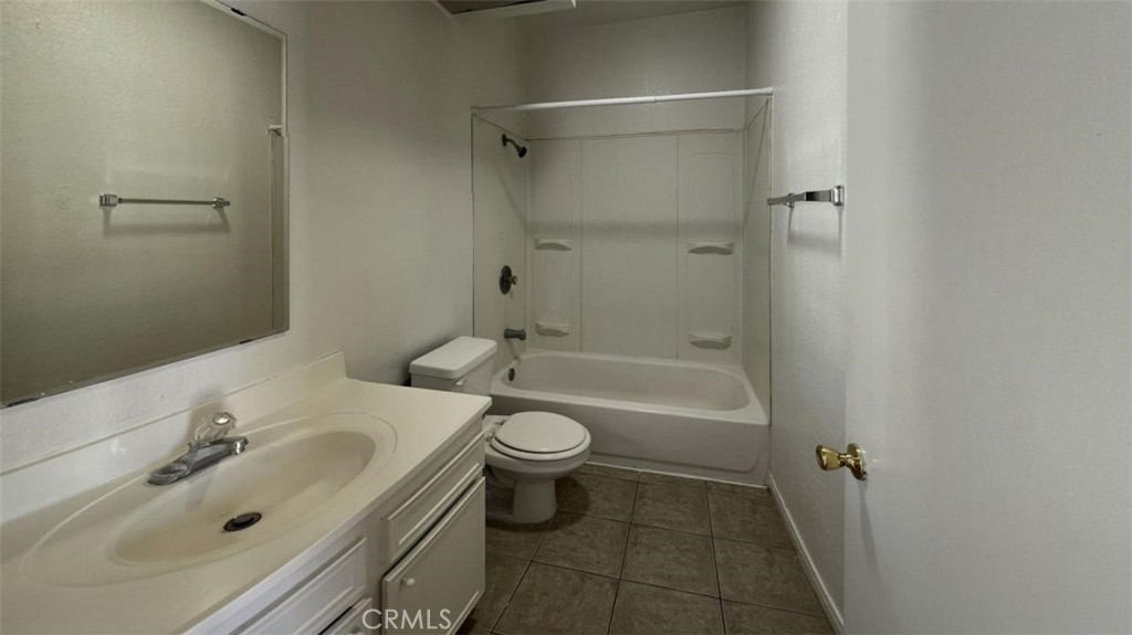 1480 E Marshall Boulevard 21