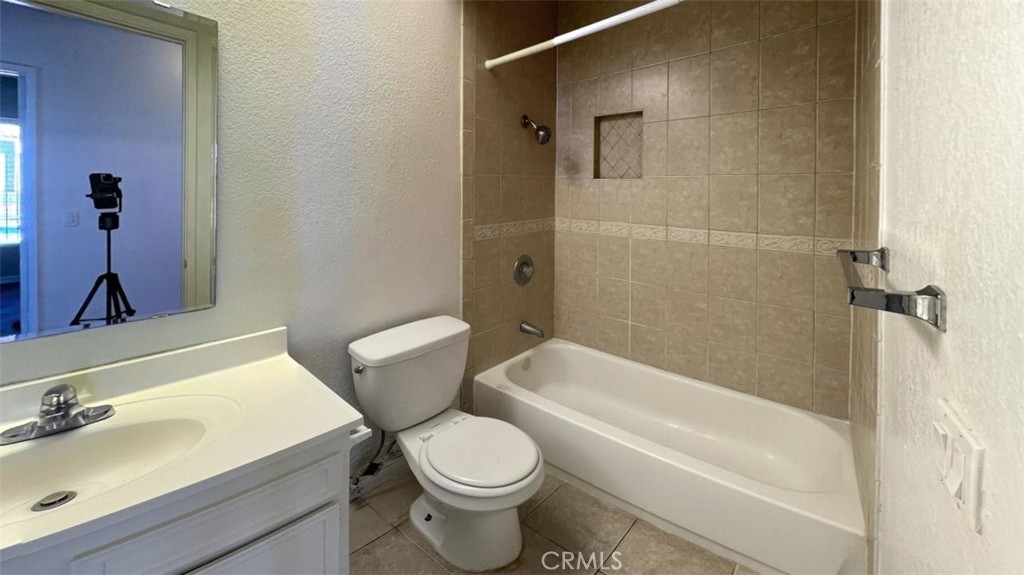1480 E Marshall Boulevard 21