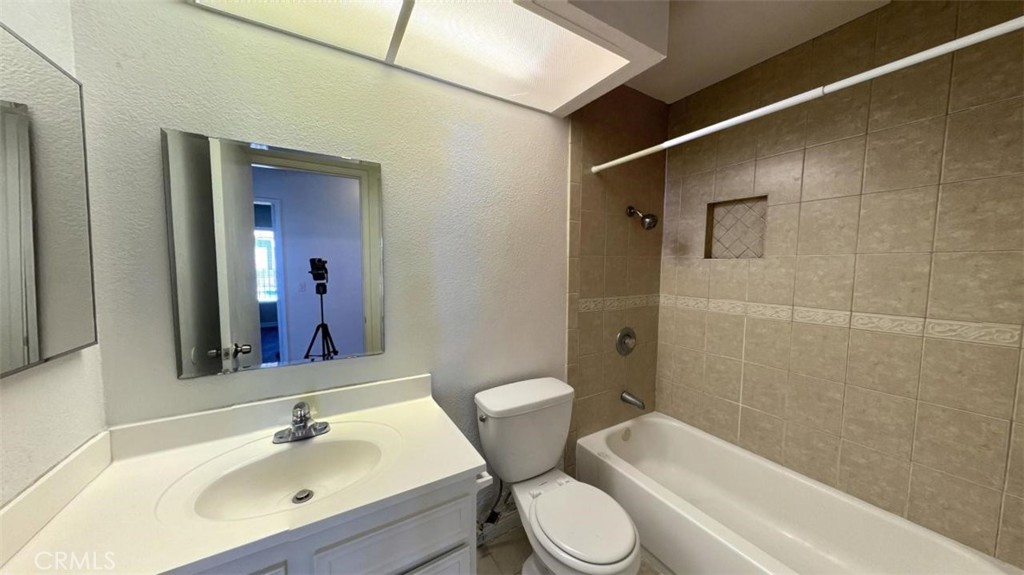 1480 E Marshall Boulevard 21