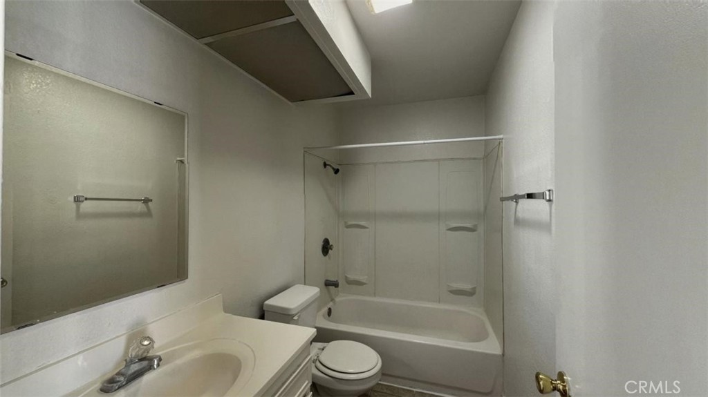 1480 E Marshall Boulevard 21