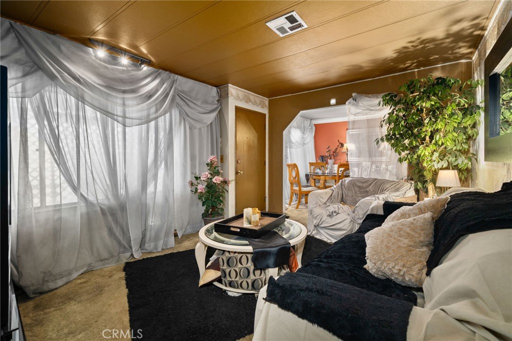 2601 E Victoria Street 173