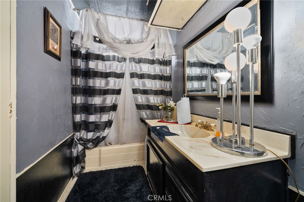 2601 E Victoria Street 173