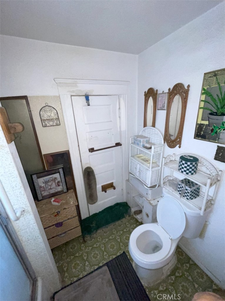 1143 E Salt Lake Street