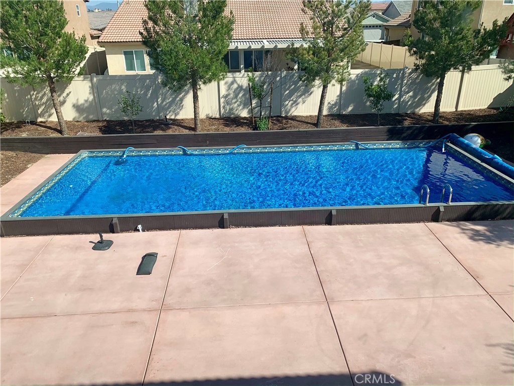 1737 Wheelbarrow Way