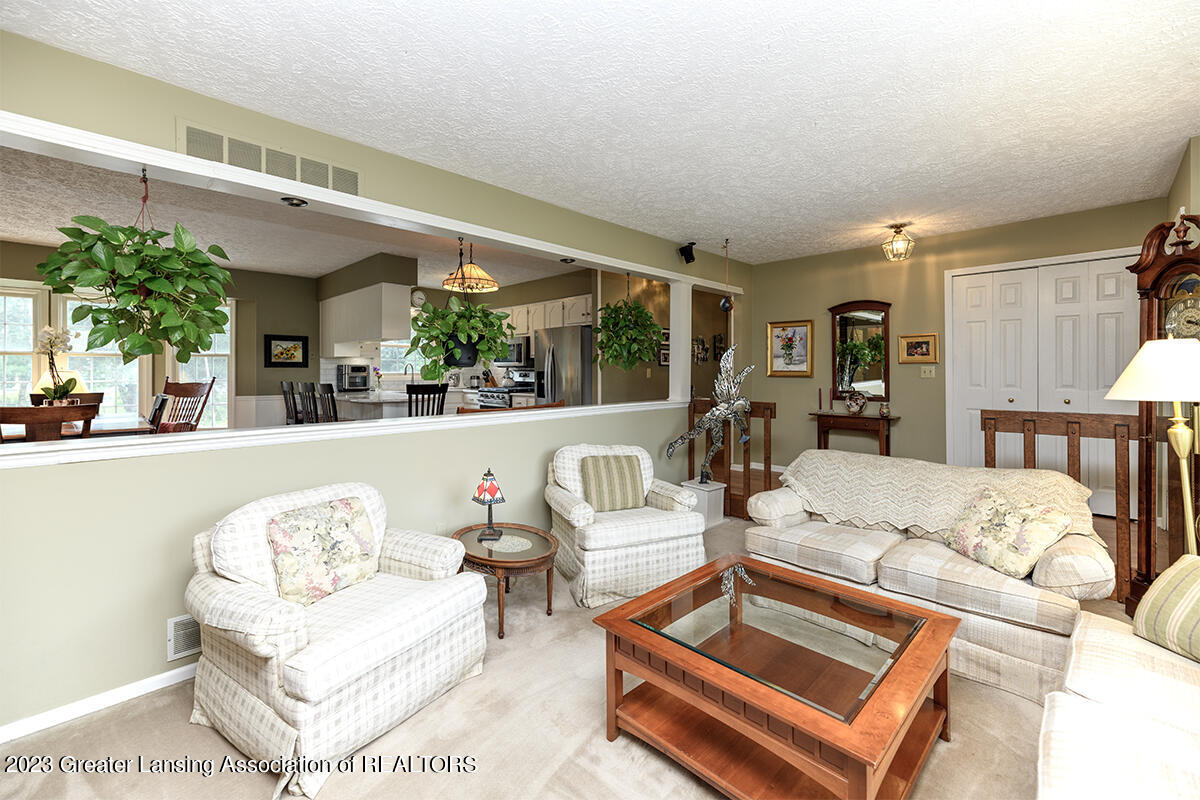 1908 Maple Shade Drive