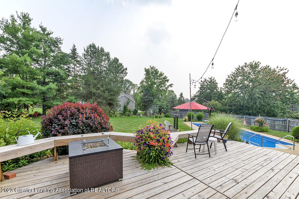 1908 Maple Shade Drive