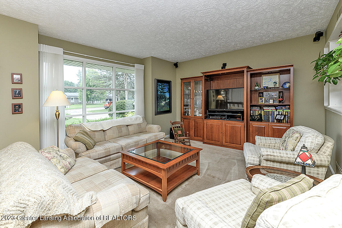 1908 Maple Shade Drive