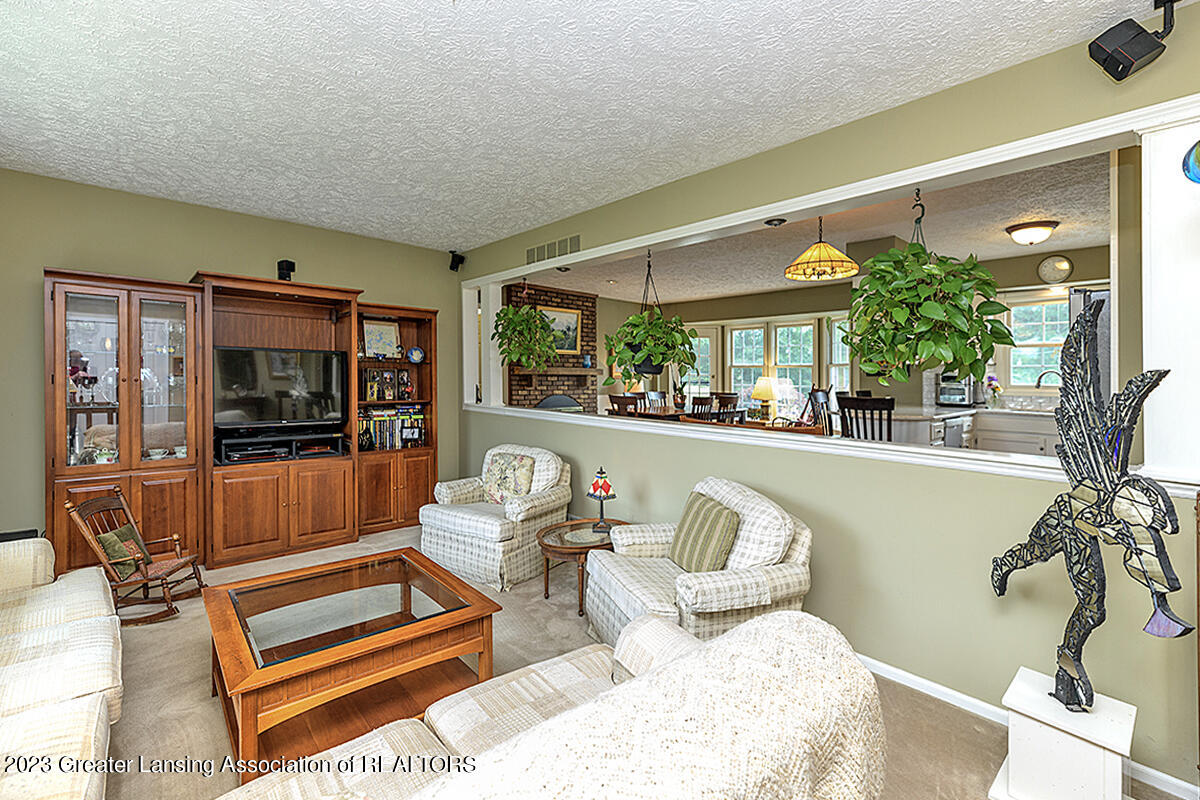 1908 Maple Shade Drive