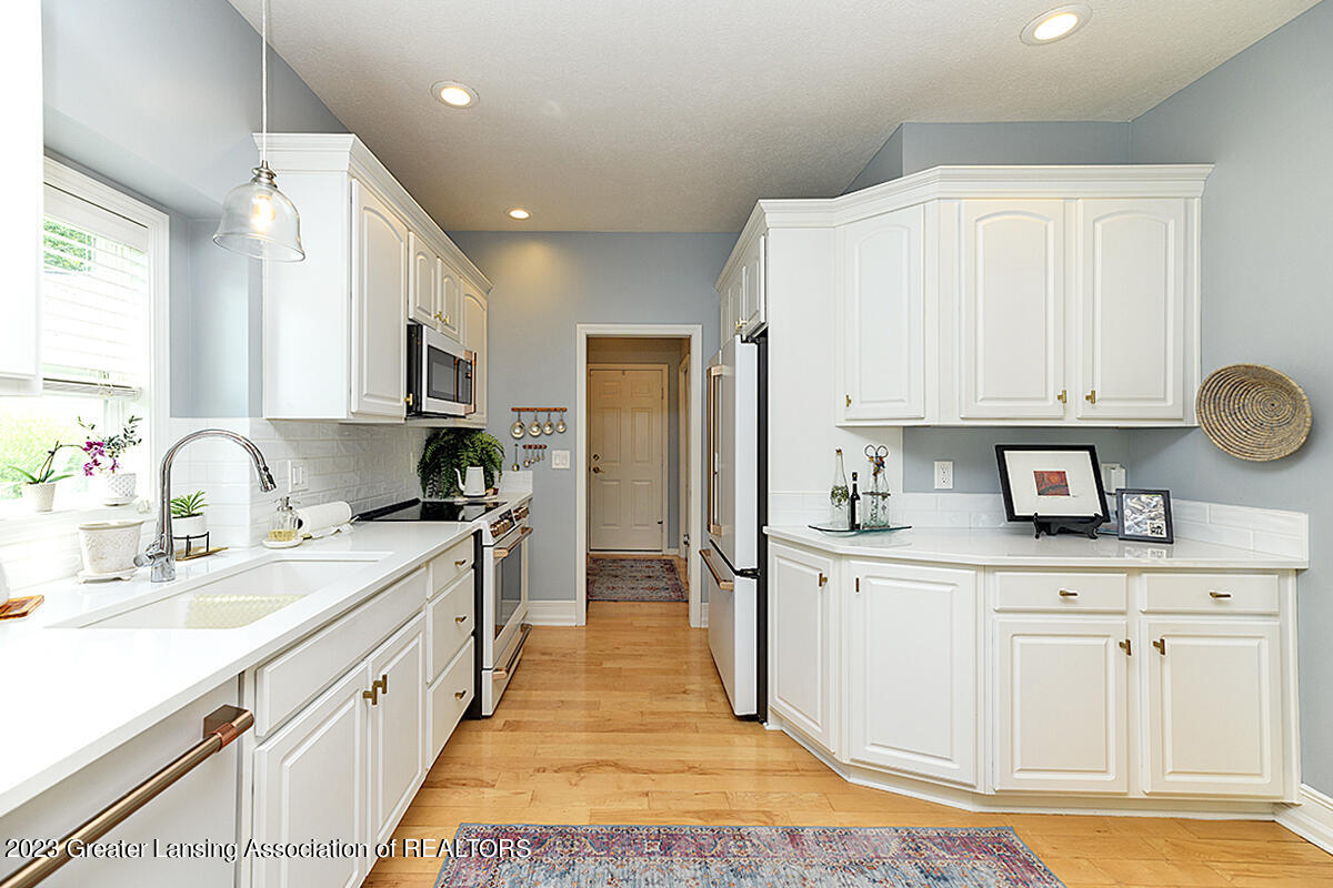 5154 Sapphire Circle