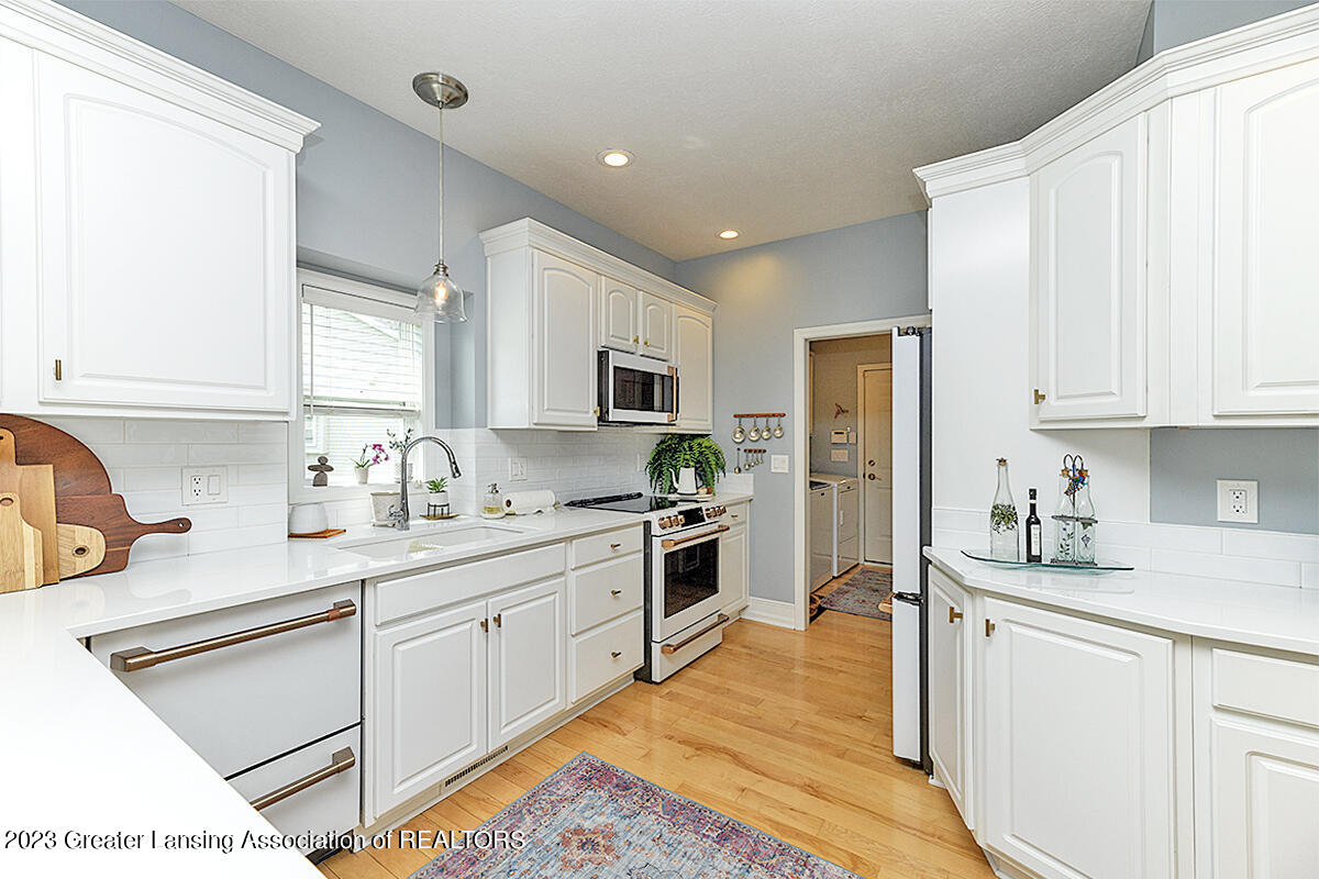 5154 Sapphire Circle