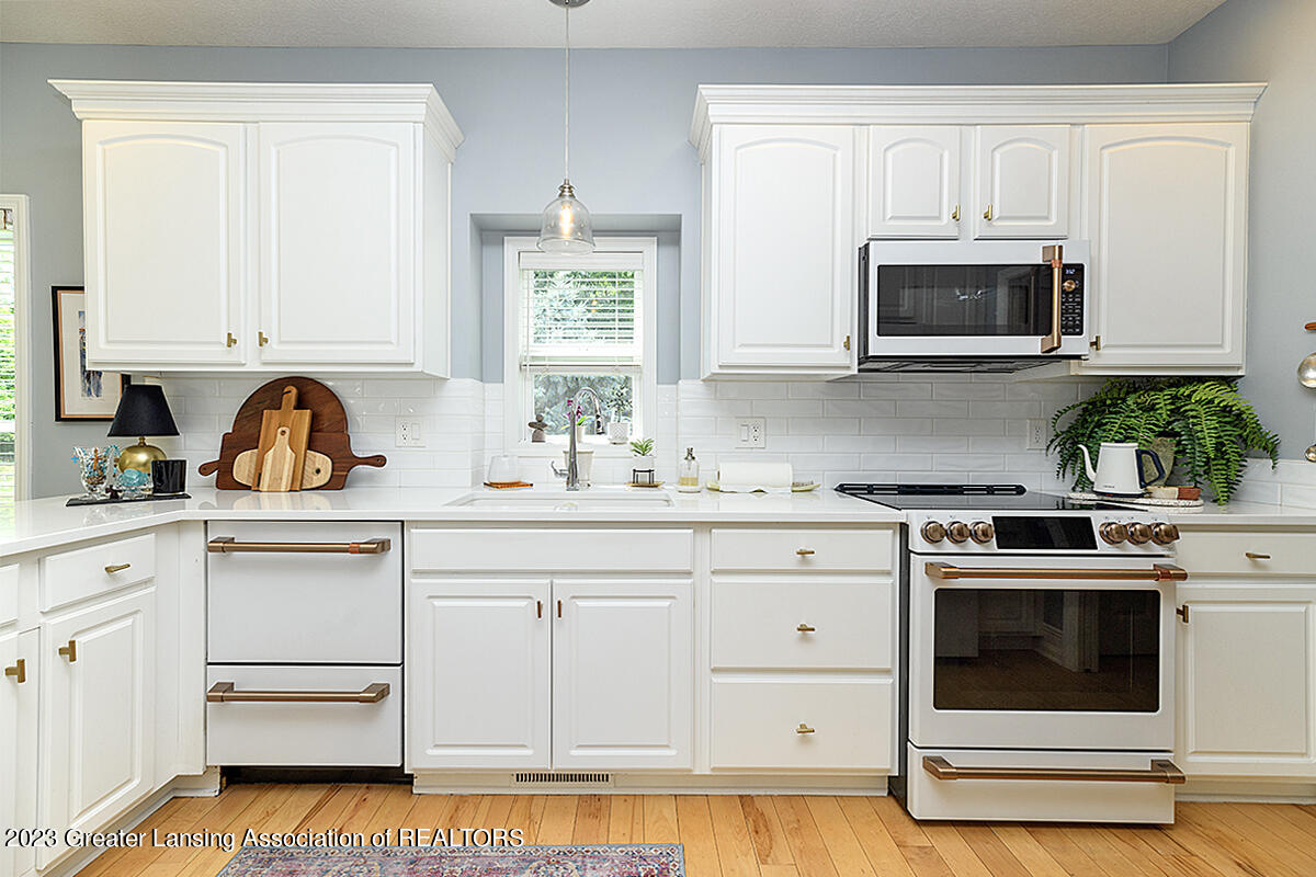 5154 Sapphire Circle