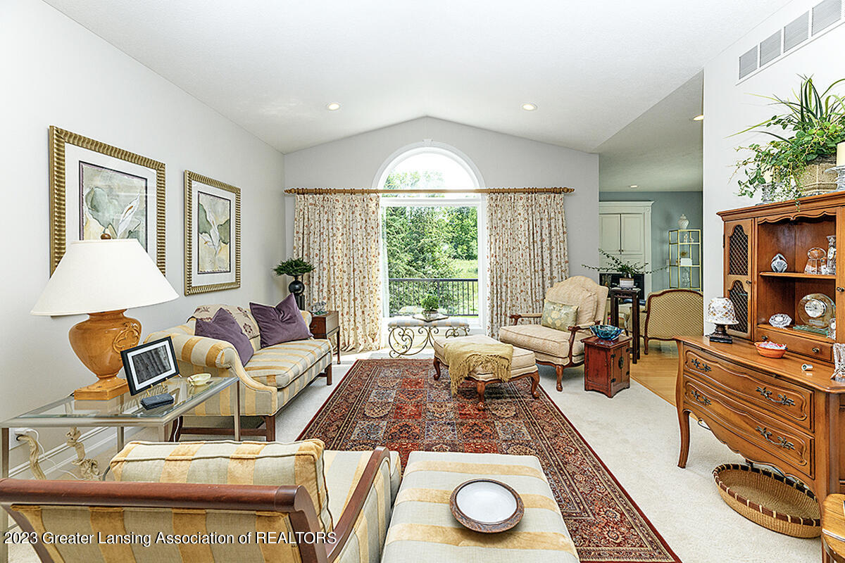 5154 Sapphire Circle