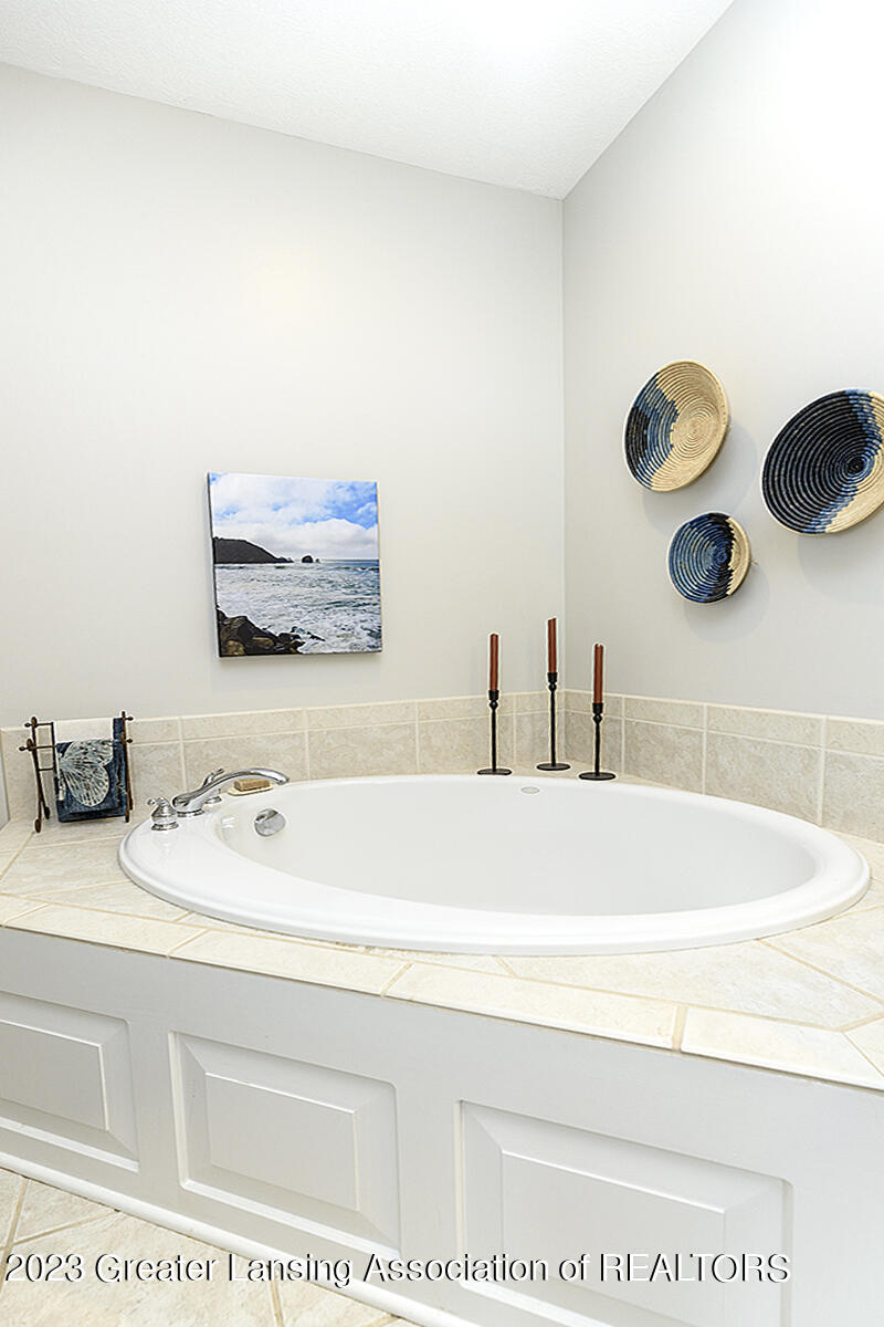 5154 Sapphire Circle