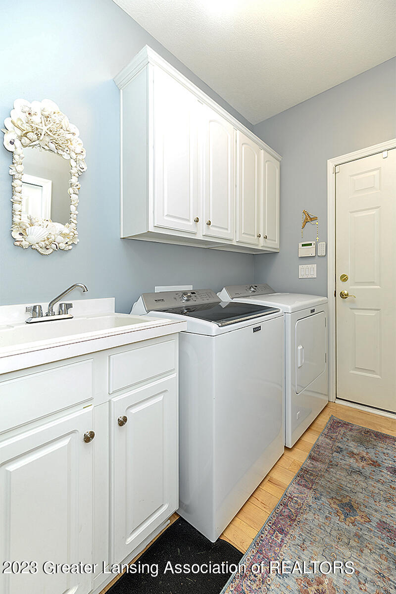 5154 Sapphire Circle