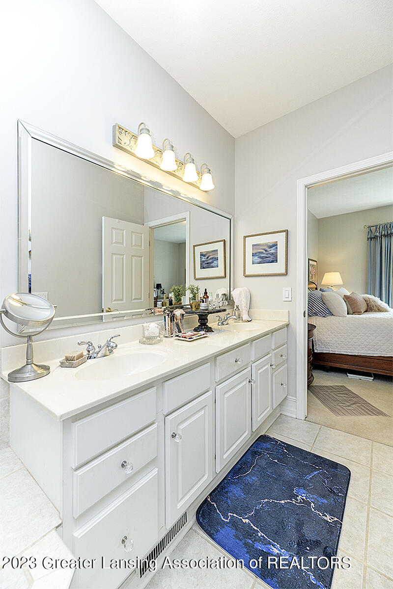 5154 Sapphire Circle