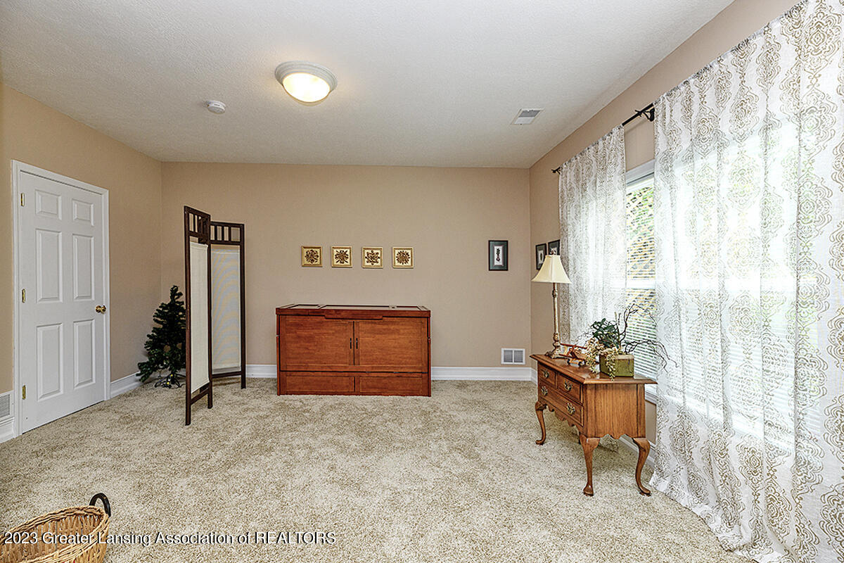 5154 Sapphire Circle