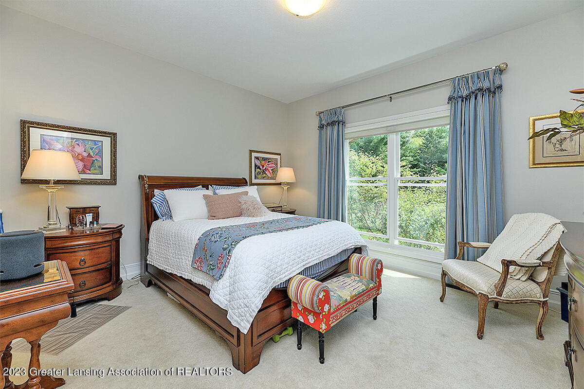 5154 Sapphire Circle