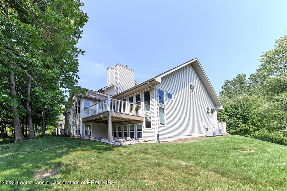 1140 W Maide Marians Court