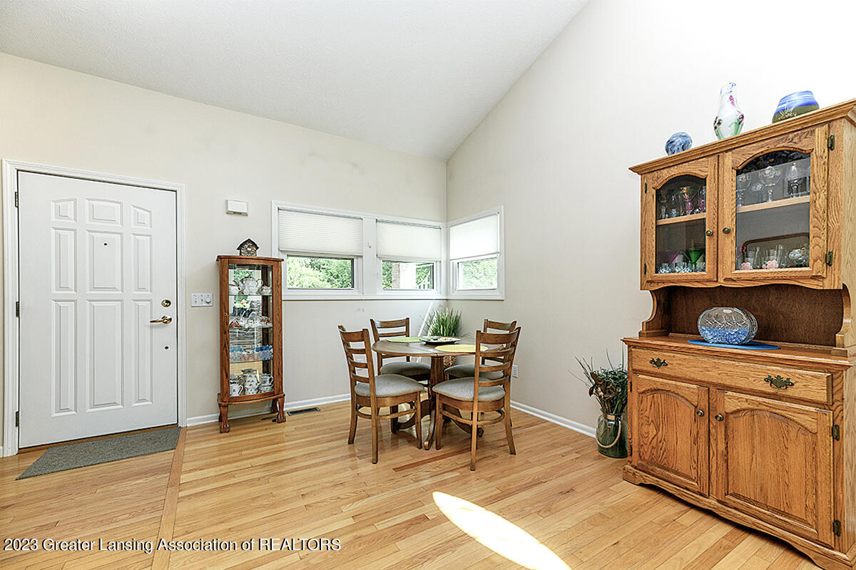 1140 W Maide Marians Court