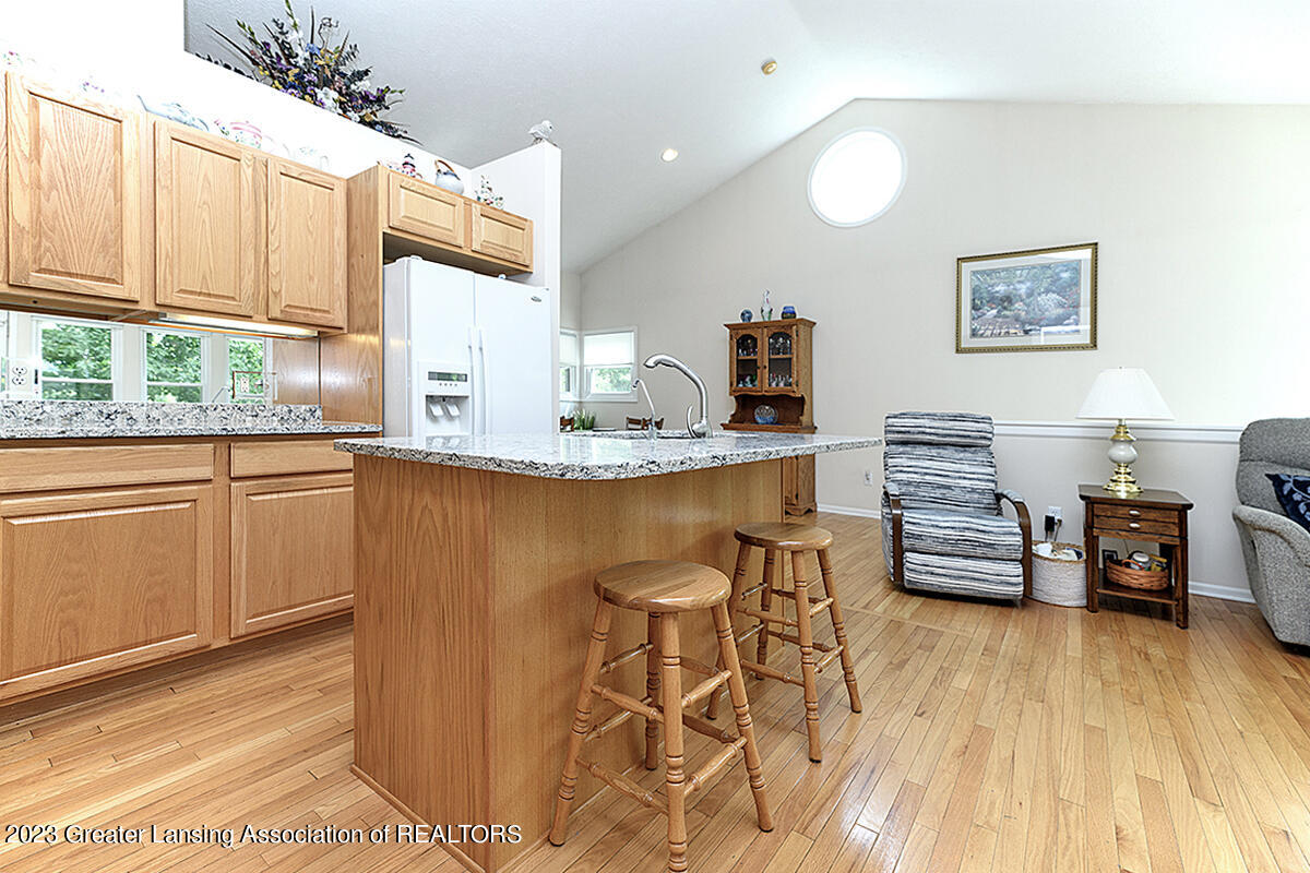 1140 W Maide Marians Court