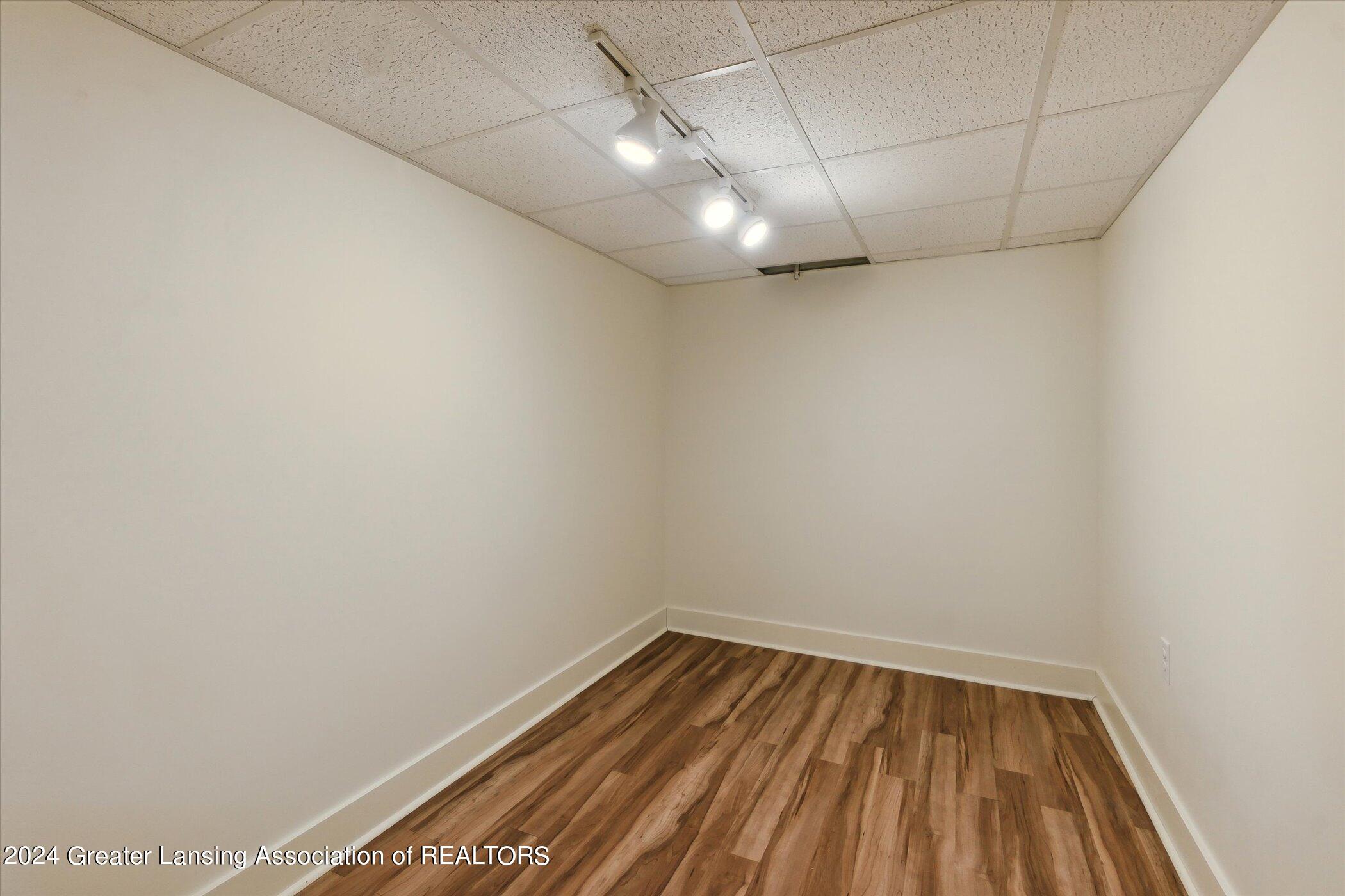 7537 Roxborough Lane, 30