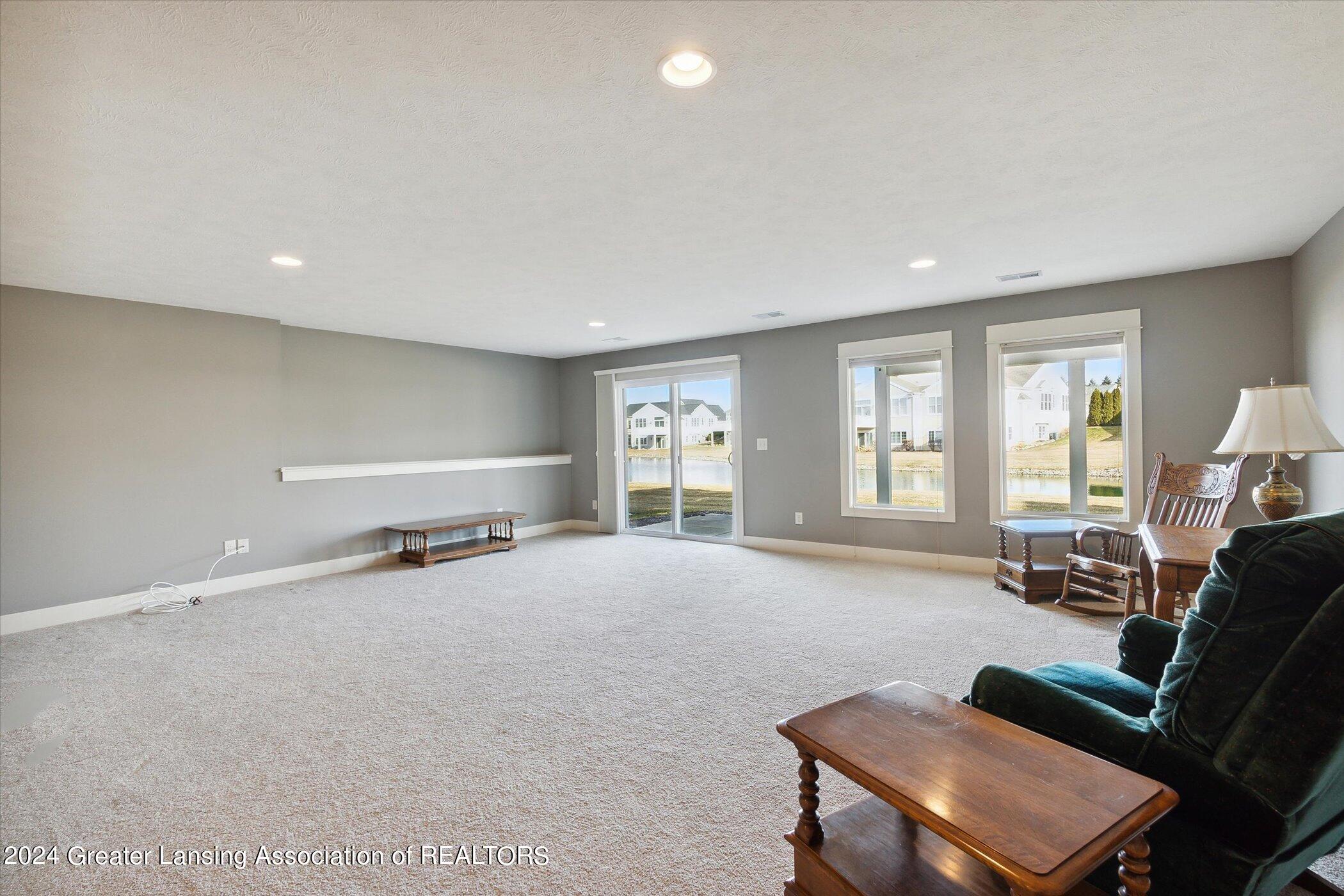 7537 Roxborough Lane, 30