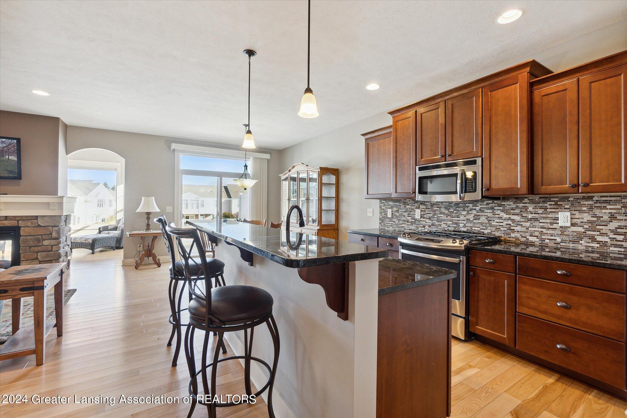 7537 Roxborough Lane, 30