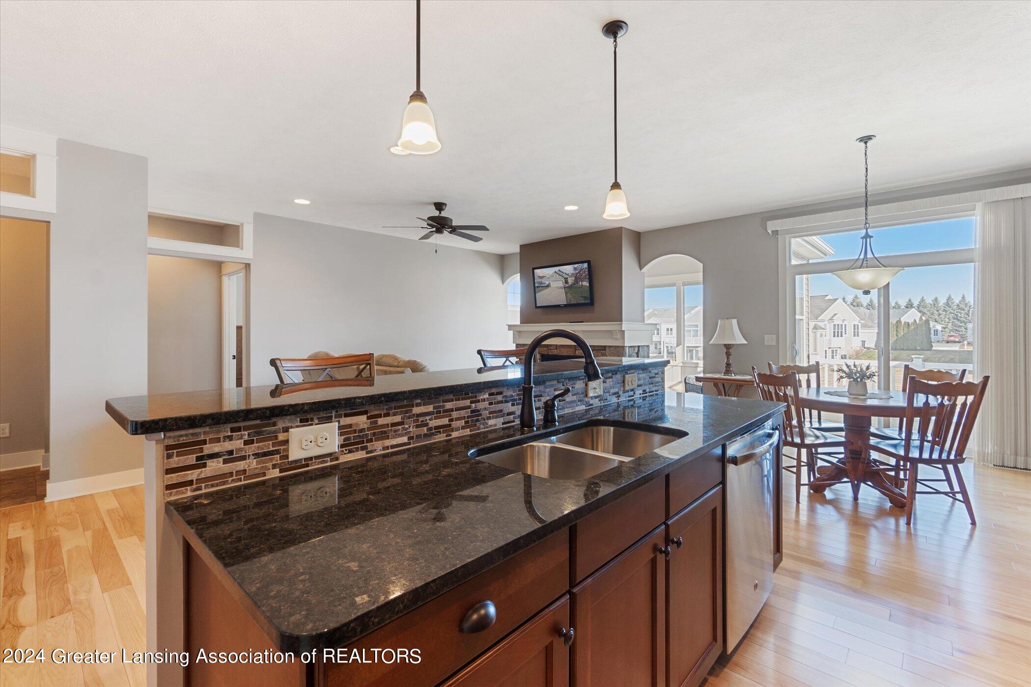 7537 Roxborough Lane, 30