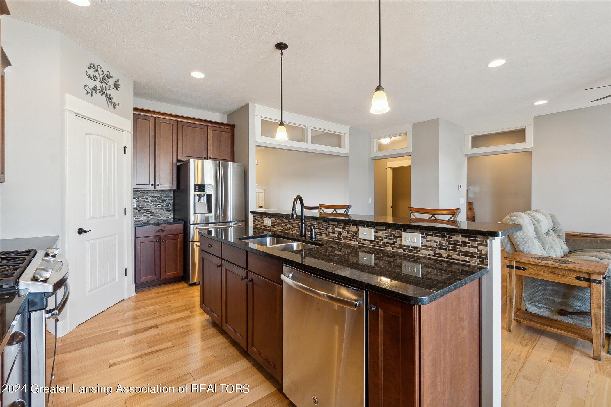 7537 Roxborough Lane, 30