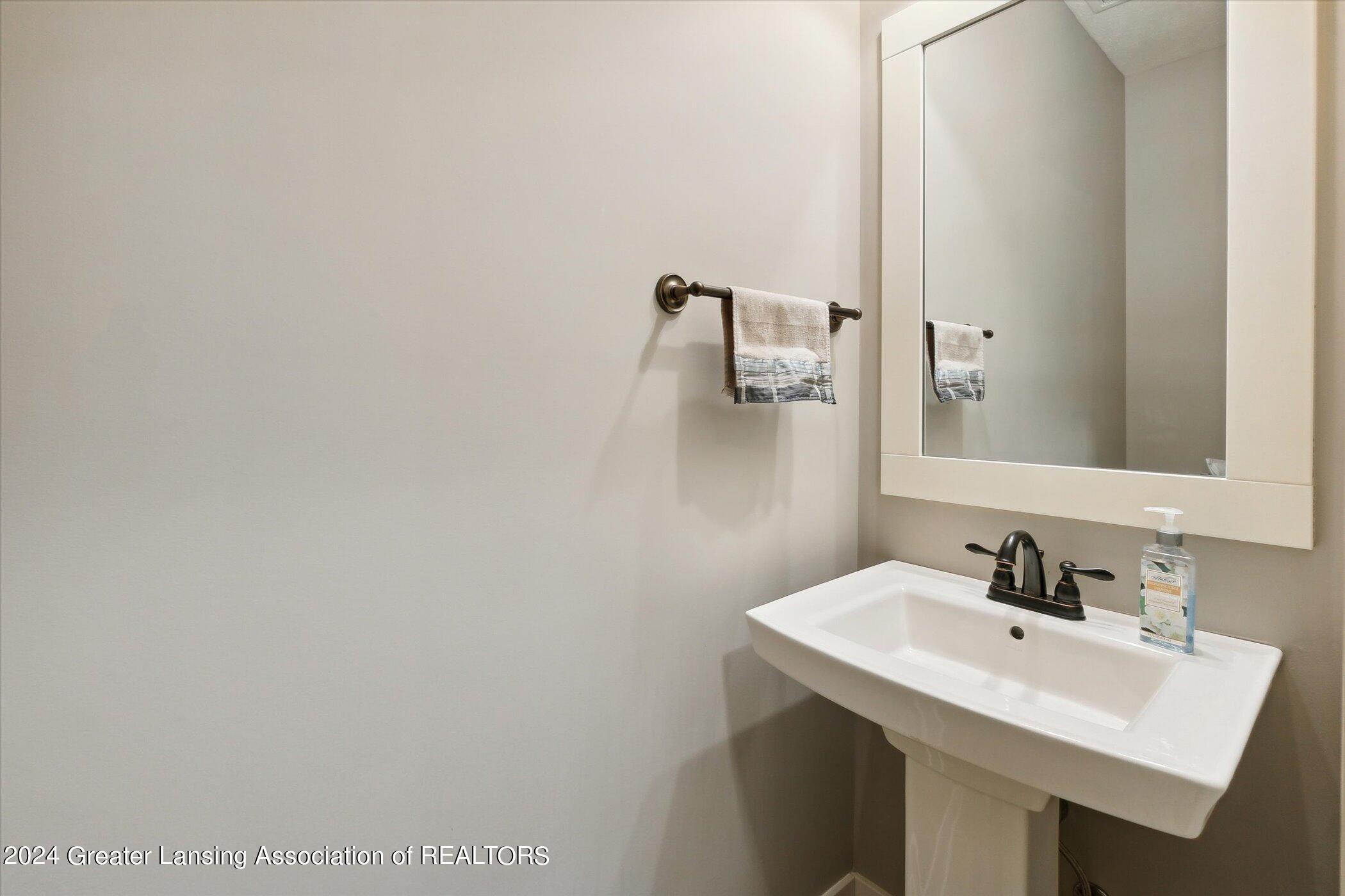 7537 Roxborough Lane, 30