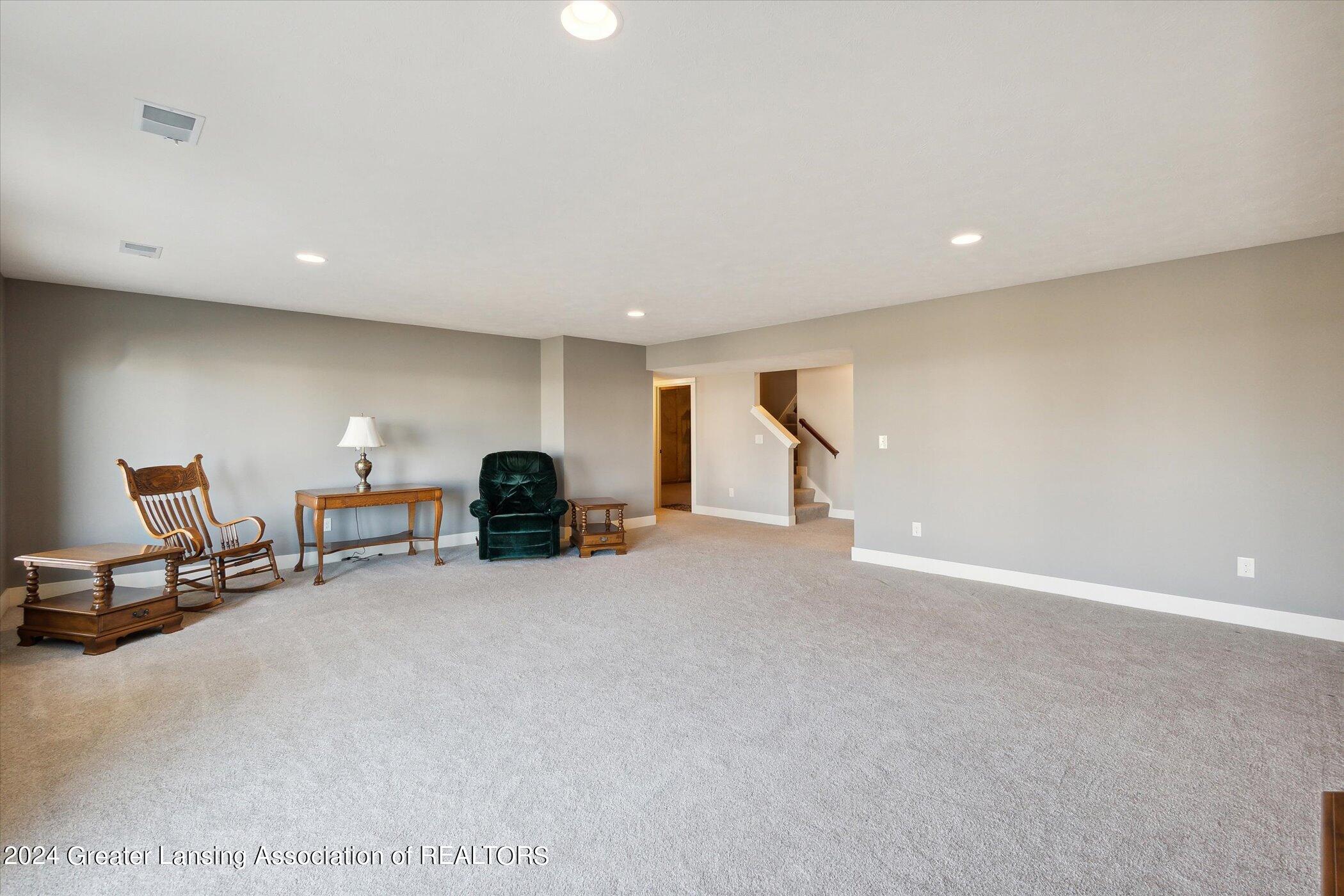 7537 Roxborough Lane, 30