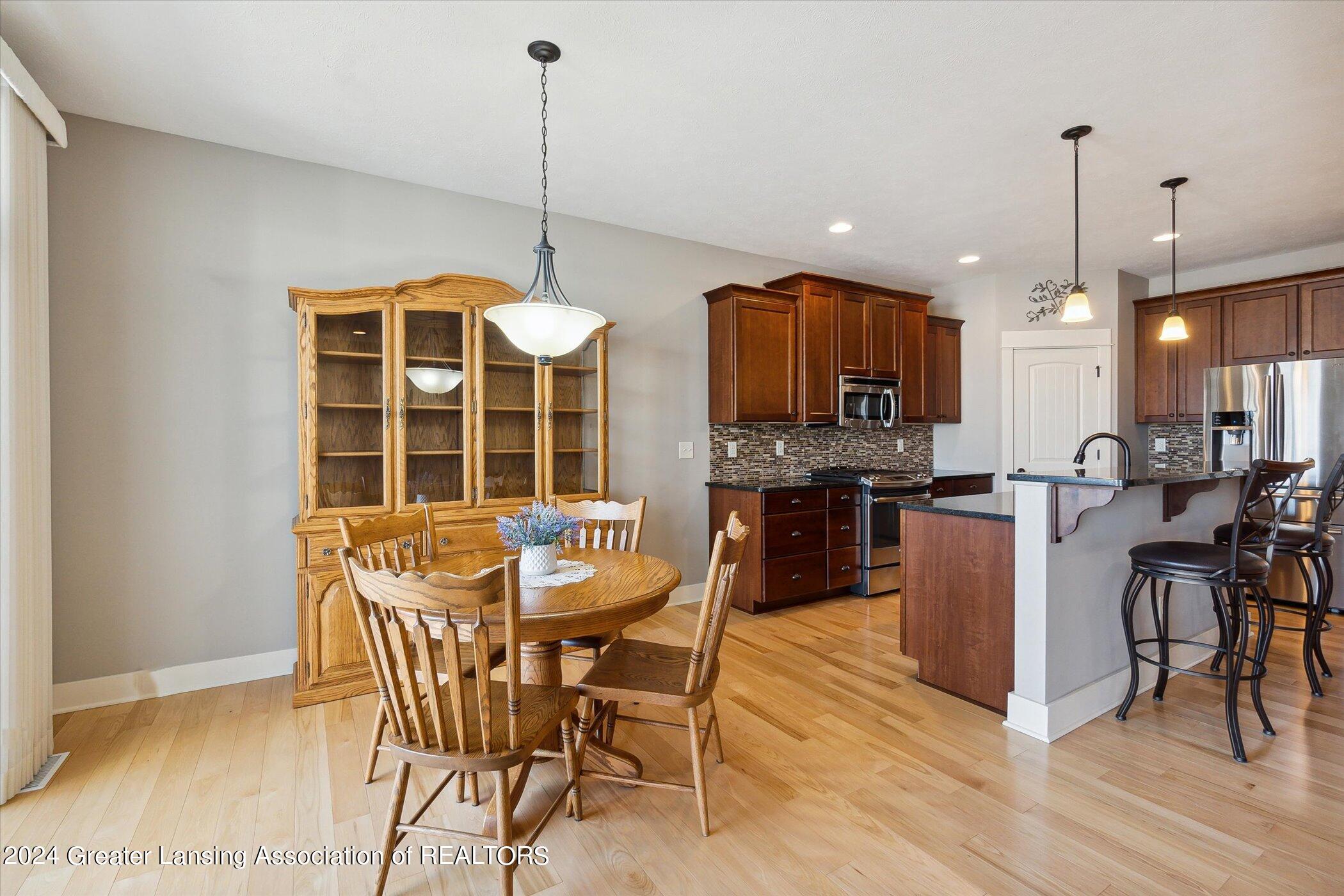 7537 Roxborough Lane, 30