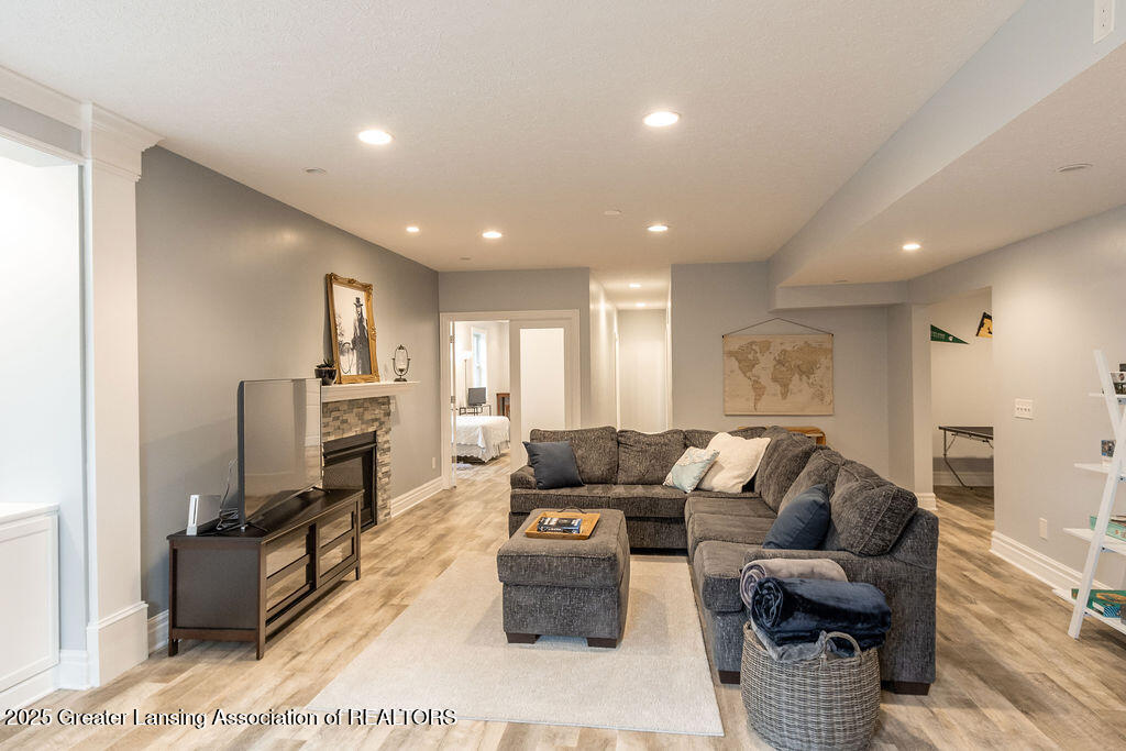 1235 Joann Lane