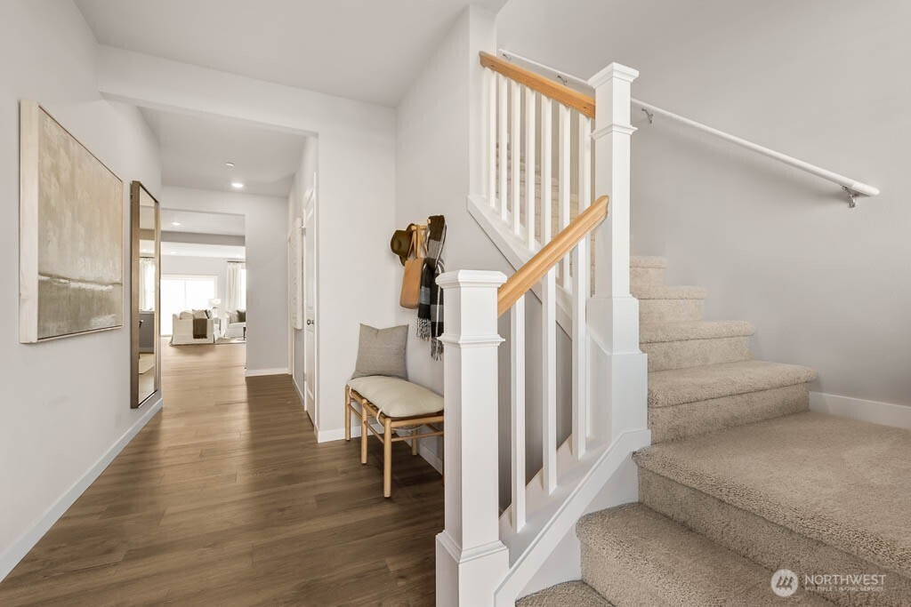 4006 23rd Avenue NE Unit: 33