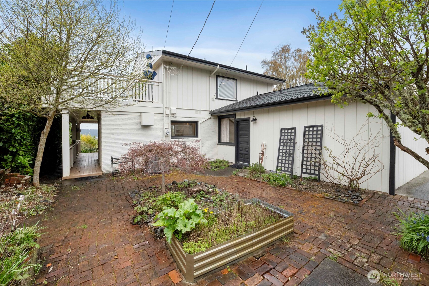 3109 Tahoma Place W