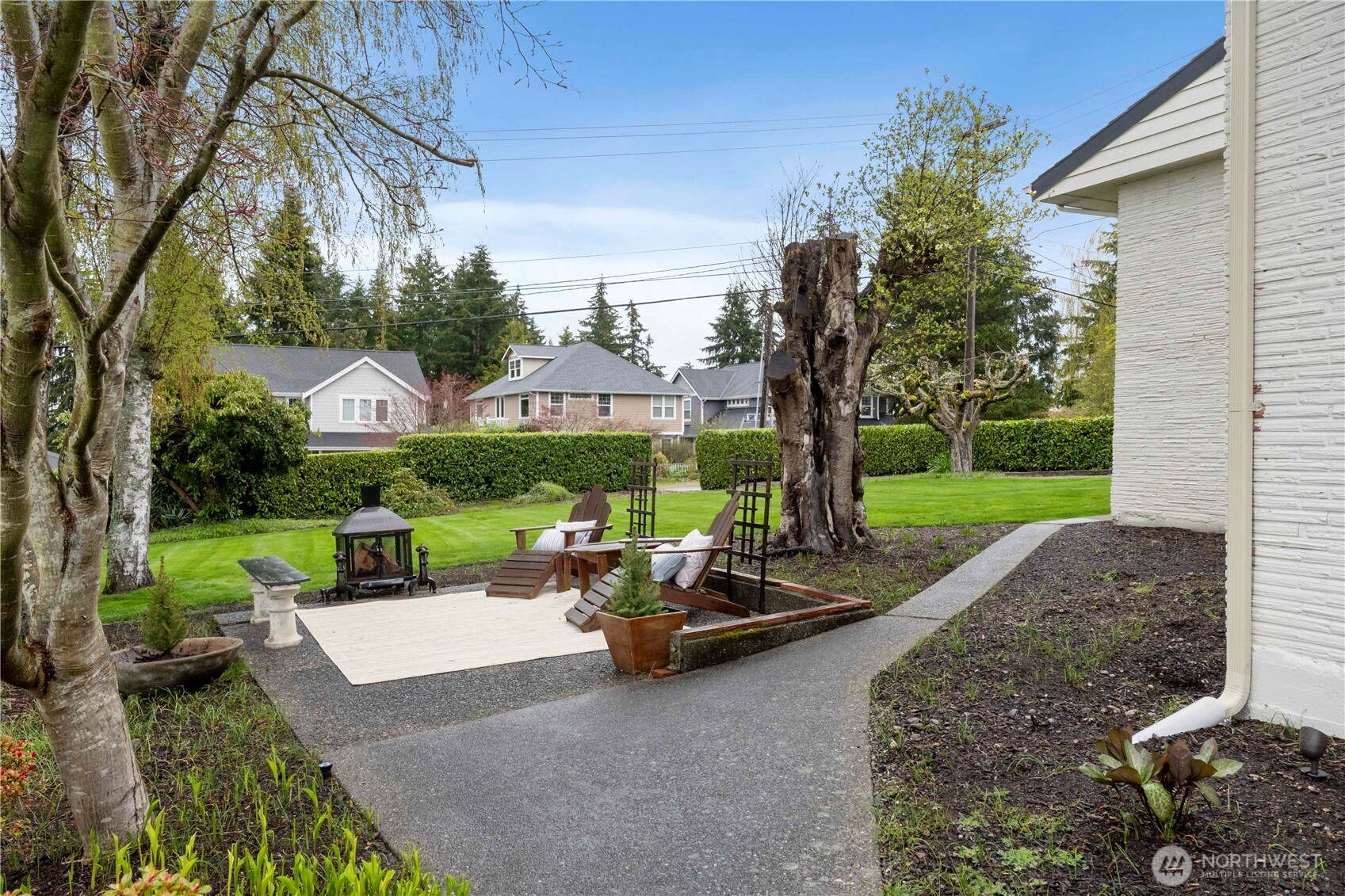 3109 Tahoma Place W