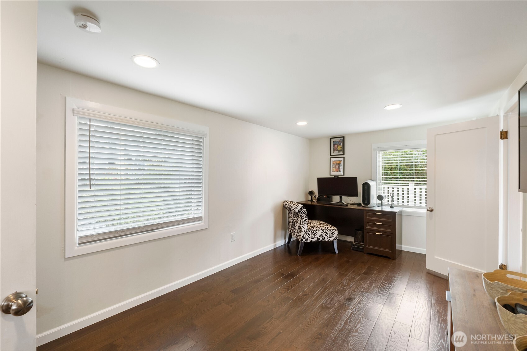 3109 Tahoma Place W