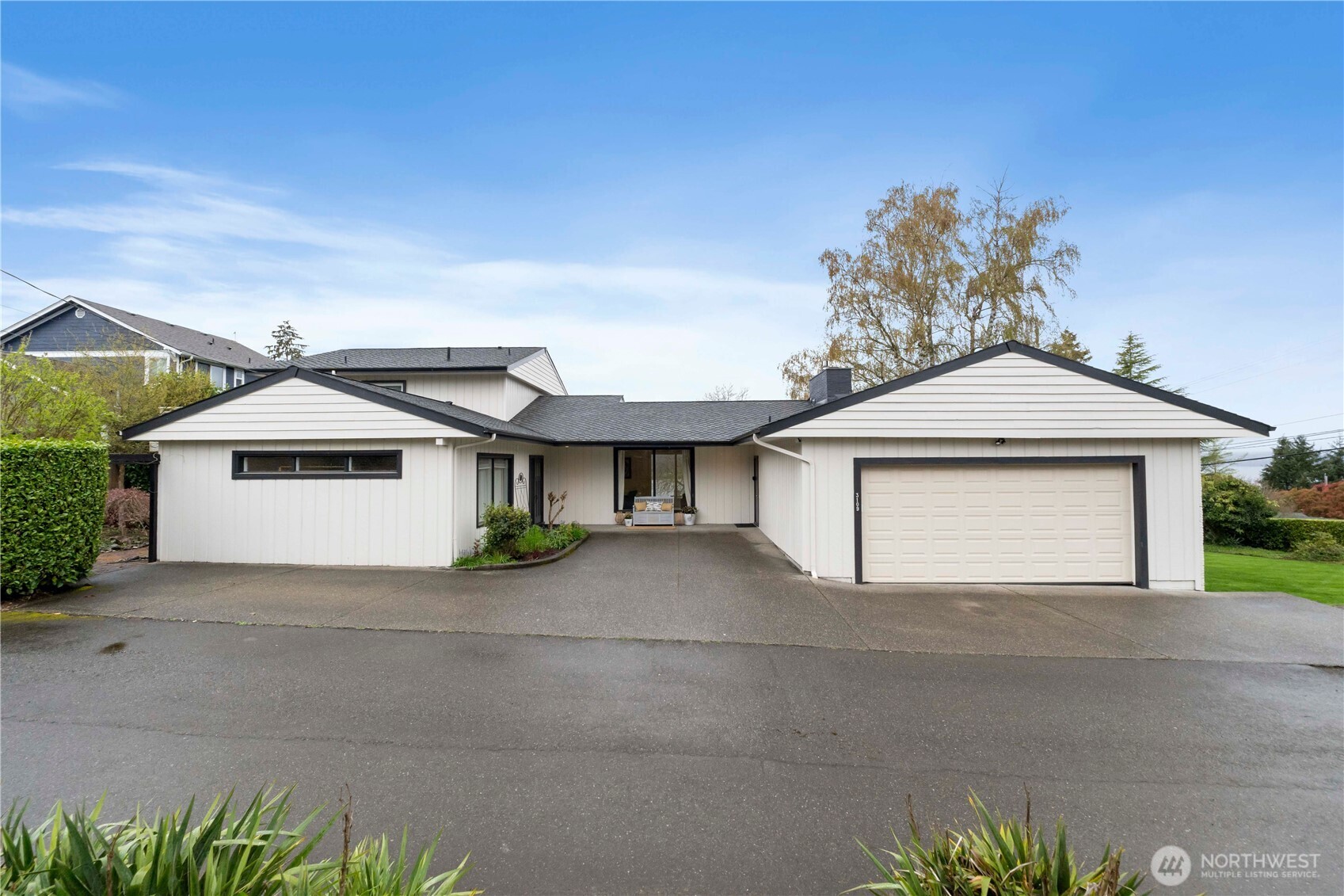 3109 Tahoma Place W